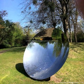 Mirror concave sculpture