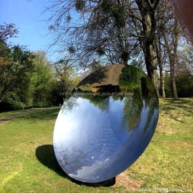 Mirror concave sculpture Mirror concave sculpture