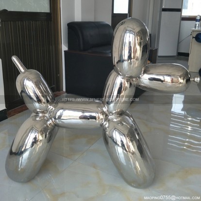 Mirror polished stainless steel balloon dog sculpture