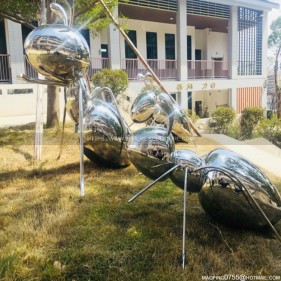 Metal Ant Animal Sculpture in Outdoor Garden