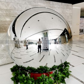 160cm Large Size Stainless Steel Gazing Ball Sphere 8K Mirror 160cm Large Size Stainless Steel Gazing Ball Sphere 8K Mirror