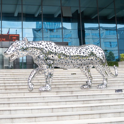 Stainless steel hollowing metal Animal leopard sculpture Stainless steel hollowing metal Animal leopard sculpture