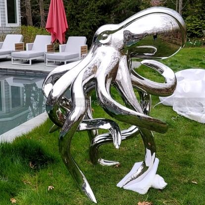 Mirror polished stainless steel octopus sculpture Mirror polished stainless steel octopus sculpture