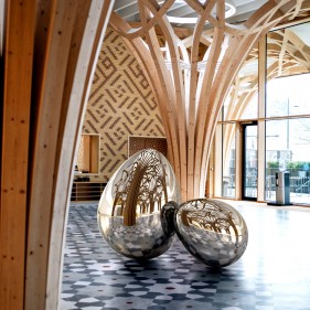 Mirror stainless steel egg sculpture Mirror stainless steel egg sculpture