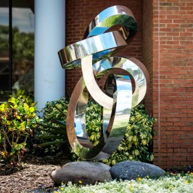 Polished mirror Stainless steel sculptural style circle earrings Polished mirror Stainless steel sculptural style circle earrings