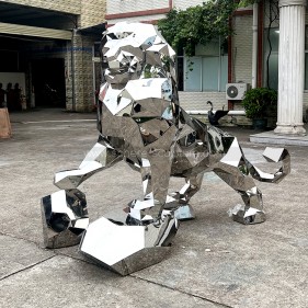 Mirror polished block stainless steel lion sculpture