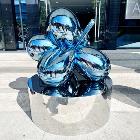 Mirror polished blue Stainless steel balloon flower sculpture