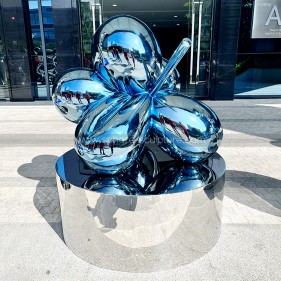 Mirror polished blue Stainless steel balloon flower sculpture  Mirror polished blue Stainless steel balloon flower sculpture