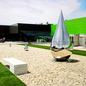 Mirror polished 316L stainless steel water drop sculpture Mirror polished 316L stainless steel water drop sculpture