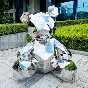 Mirror polished stainless steel block bear sculpture