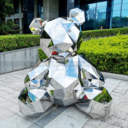 Mirror polished stainless steel block bear sculpture  Mirror polished stainless steel block bear sculpture