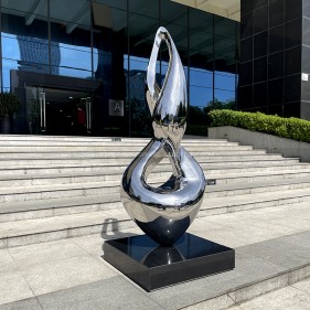 Mirror polished stainless steel modern abstract metal sculpture Mirror polished stainless steel modern abstract metal sculpture
