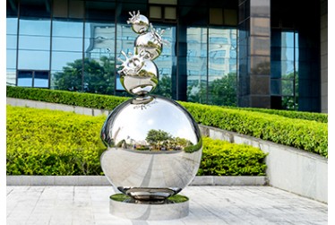 Polished mirror Public art water droplet sphere sculpture