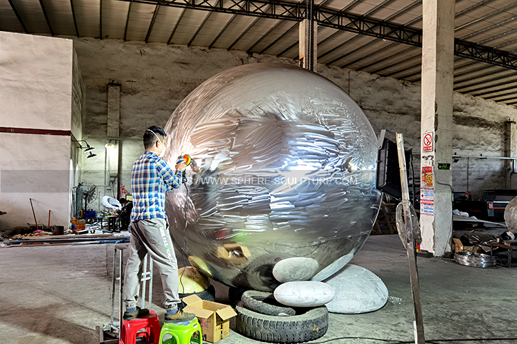 Polishing of large stainless steel balls