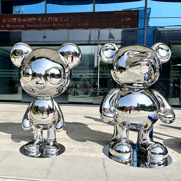 Mirror polished stainless steel cartoon character sculpture