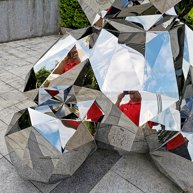 Mirror polished stainless steel block bear sculpture